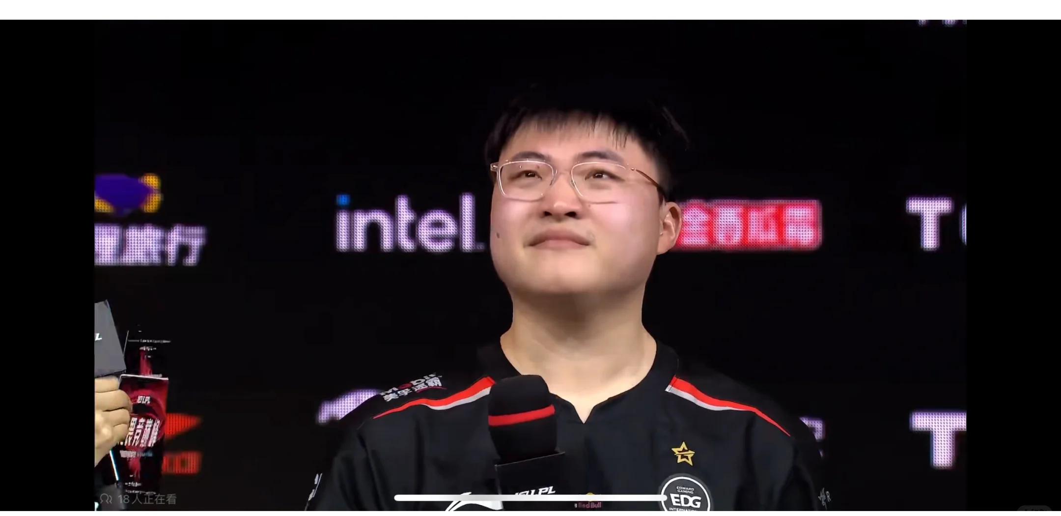 Uzi回归赛场，高光表现首场状态亮眼，加拿大队观众沸腾！